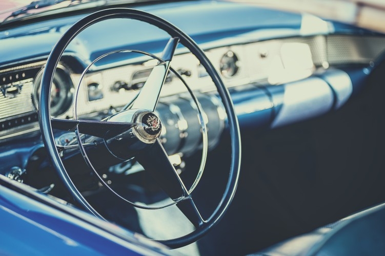 新能源车加速争议：5秒限速令是安全护航，还是技术倒退？专家解读背后真相