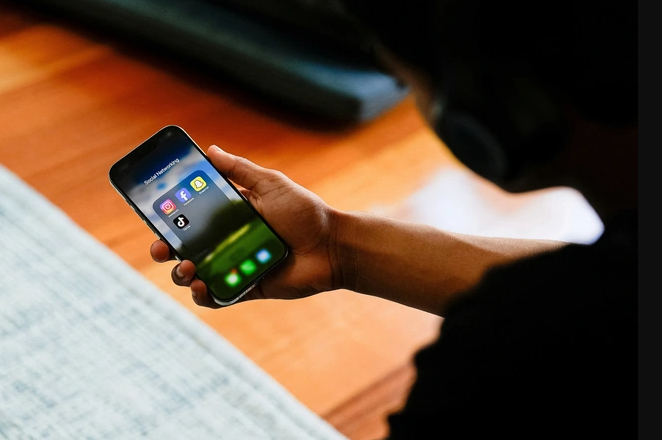 欧盟通过SNS与AI年龄限制决议！澳大利亚已立法，多国将跟进保护未成年人