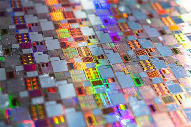 2025年IEDM上英特尔代工展示的新技术，有啥优势？