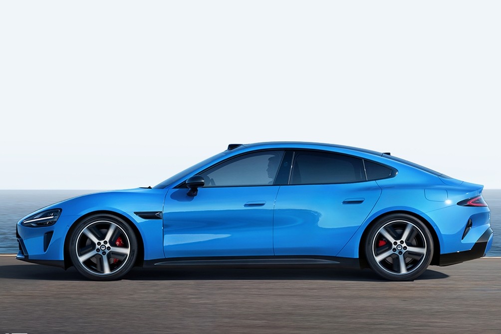 小米SU7开启小订，预售价上涨，雷军回应涨价原因