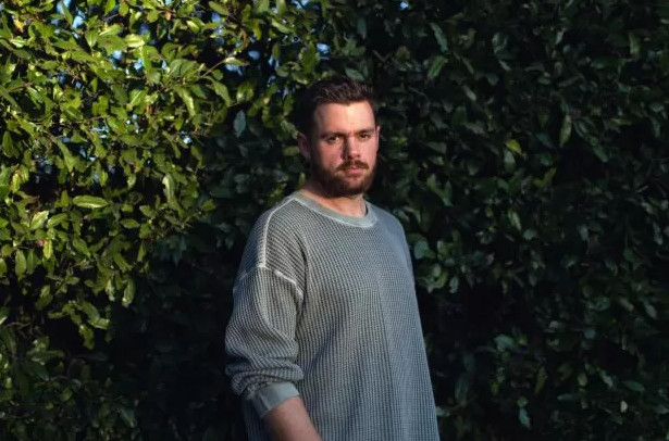 爆火的AI专属社区Moltbook：150万马甲号，50万话题，走向成谜？