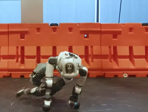 波士顿动力Atlas人形机器人再突破，解锁连续空翻新技能
