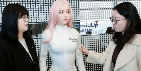 现实成家成本高，虚拟伴侣也不便宜？DroidUp的Moya了解一下