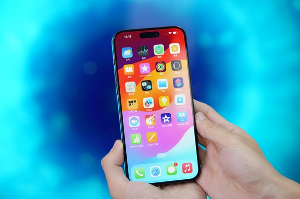 iPhone自动打电话上热搜！凌晨两点突然自行拨号咋回事？