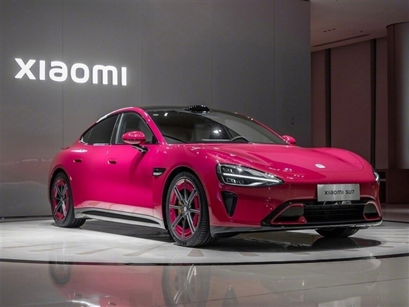 小米汽车SU7新配色赤霞红亮相，预售价22.99万 - 30.99万
