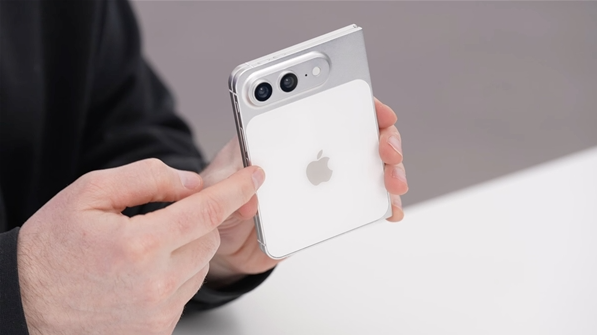 苹果首款折叠屏iPhone曝光，9月发布，值得等吗？