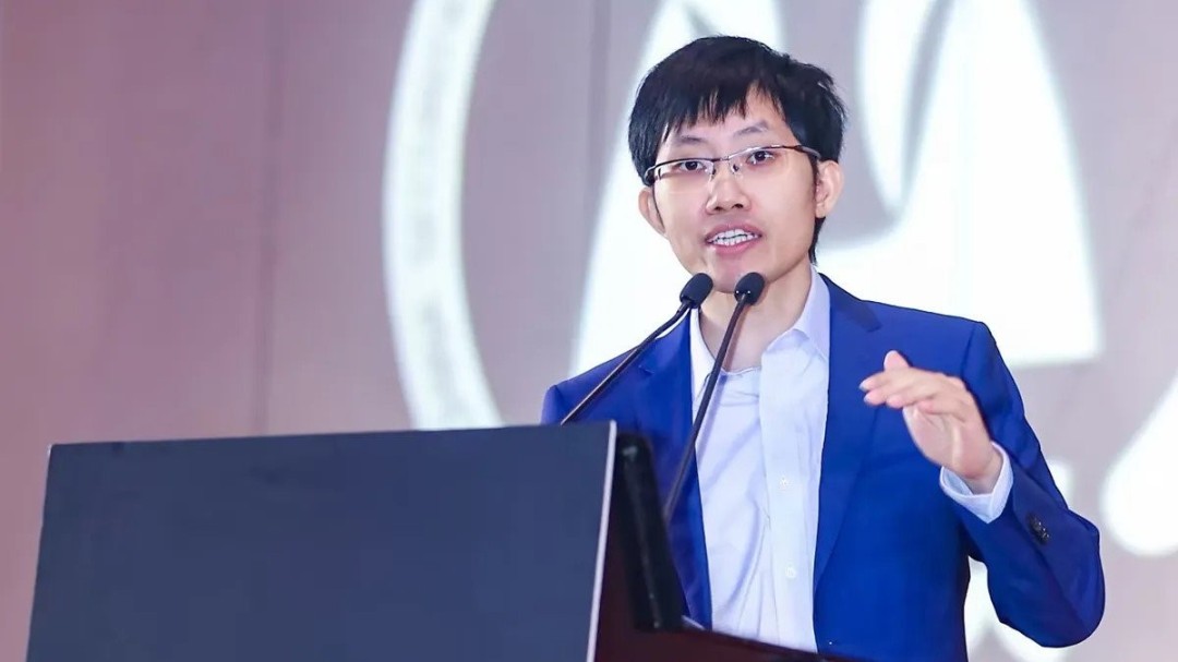 DeepSeek创始人梁文锋身价360亿美元，成AI模型首富