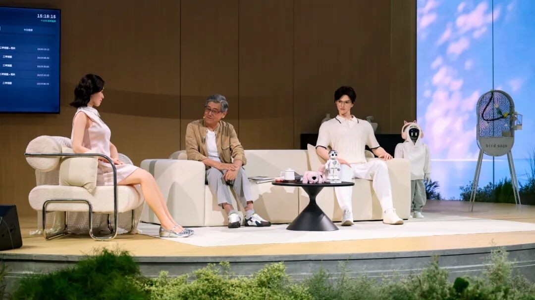 养老新帮手！仿生护士机器人会聊天还懂医疗，老人康养不用愁
