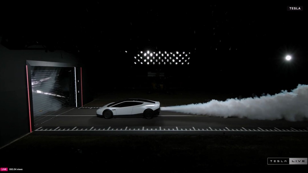 特斯拉新车能后空翻？0.8秒破百，马斯克称2028上市